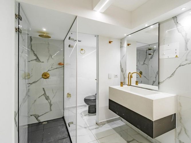 Oficina en venta en El Poblado, Medellín, 1300 m² · foto 15 de 17