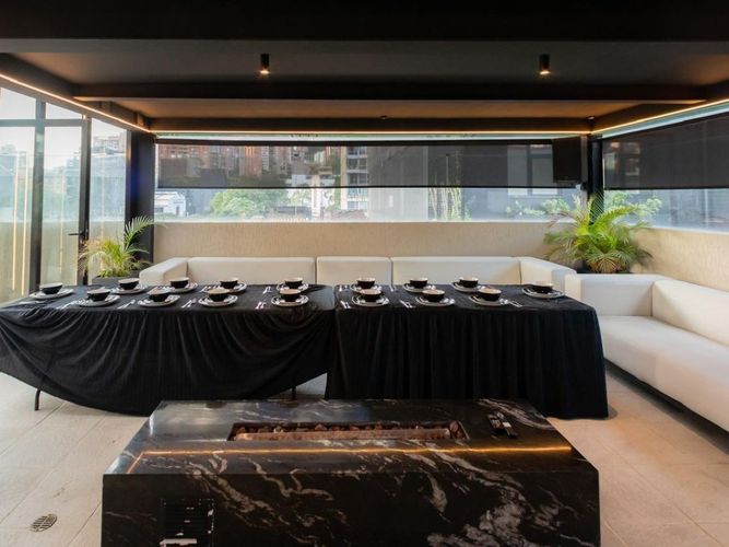 Oficina en venta en El Poblado, Medellín, 1300 m² · foto 5 de 17