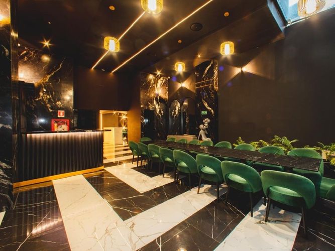 Oficina en venta en El Poblado, Medellín, 1300 m² · foto 14 de 17