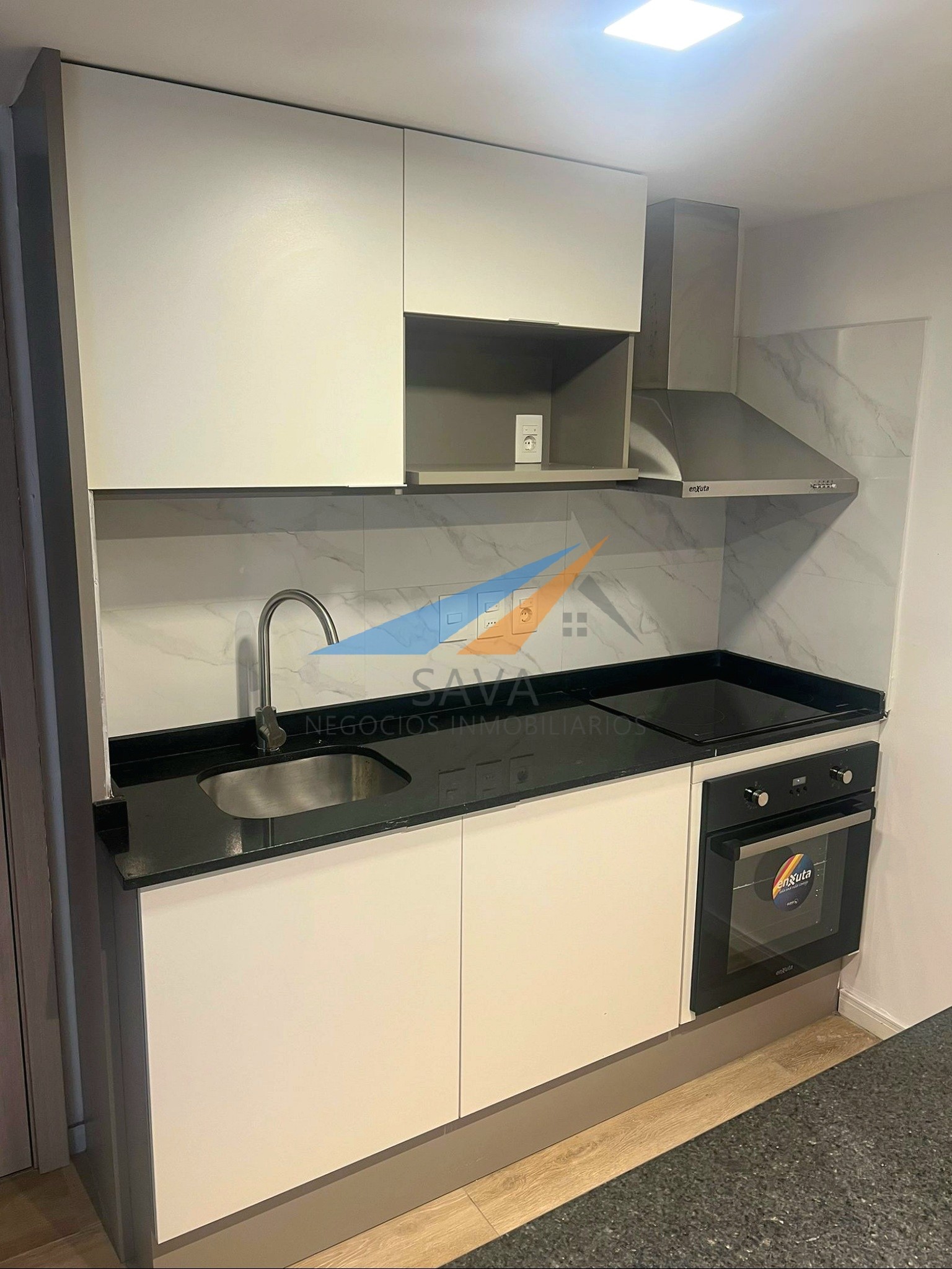 Alquiler Apartamento 1 Dormitorio en Tres Cruces! Terraza con Parrillero. · Foto 8