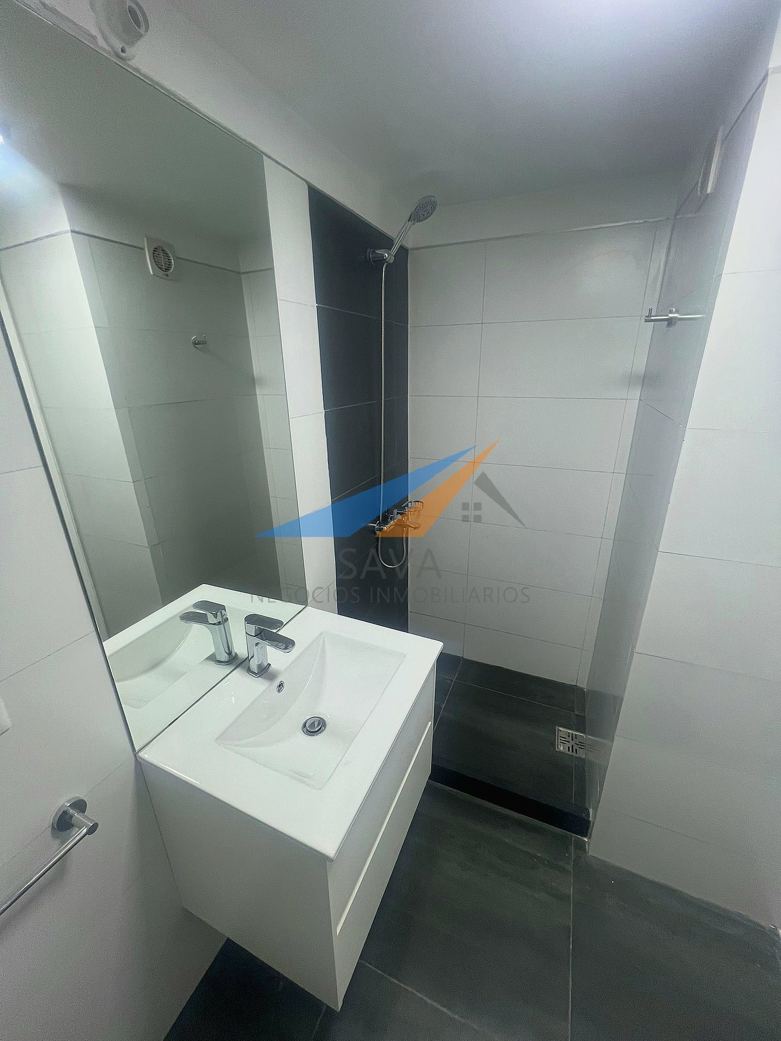 Alquiler Apartamento 1 Dormitorio en Tres Cruces! Terraza con Parrillero. · Foto 12