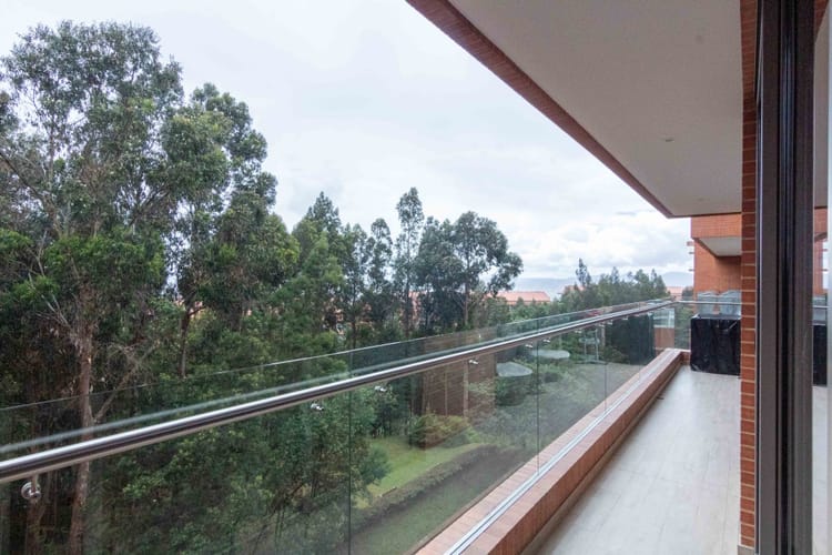 Apartamento de 3 alcobas en venta en Cerros De Los Alpes, Bogotá, 307 m² · foto 5 de 24