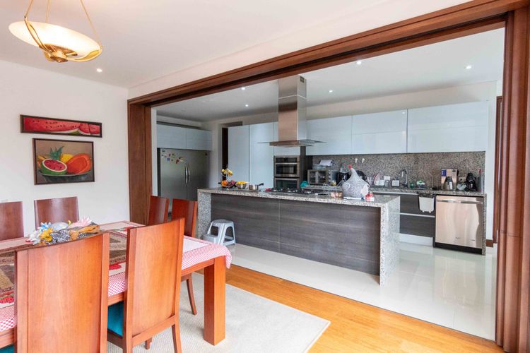 Apartamento de 3 alcobas en venta en Cerros De Los Alpes, Bogotá, 307 m² · foto 8 de 24