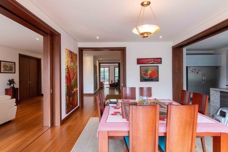 Apartamento de 3 alcobas en venta en Cerros De Los Alpes, Bogotá, 307 m² · foto 9 de 24