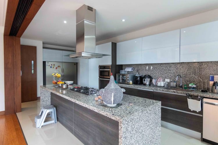 Apartamento de 3 alcobas en venta en Cerros De Los Alpes, Bogotá, 307 m² · foto 10 de 24