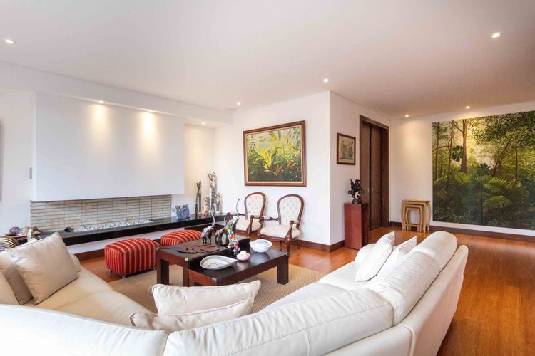 Apartamento de 3 alcobas en venta en Cerros De Los Alpes, Bogotá, 307 m² · foto 16 de 24