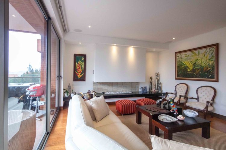 Apartamento de 3 alcobas en venta en Cerros De Los Alpes, Bogotá, 307 m² · foto 17 de 24