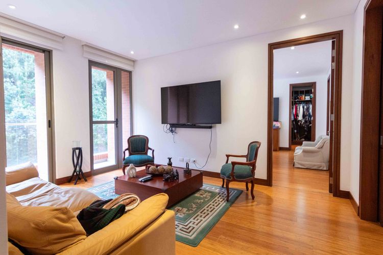 Apartamento de 3 alcobas en venta en Cerros De Los Alpes, Bogotá, 307 m² · foto 19 de 24
