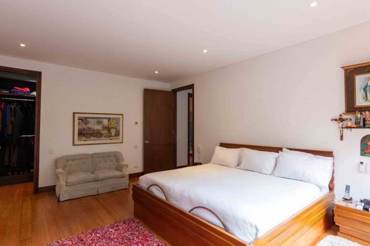 Apartamento de 3 alcobas en venta en Cerros De Los Alpes, Bogotá, 307 m² · foto 22 de 24