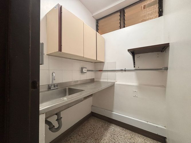 Oficina en arriendo en Zona Centro, Envigado, 131 m² · foto 8 de 19