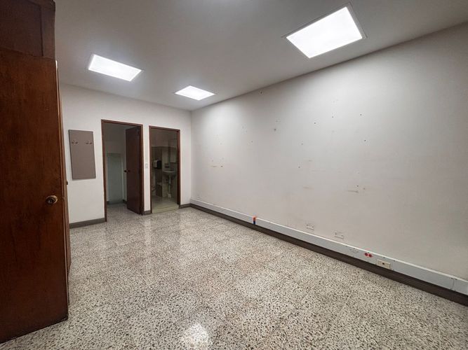 Oficina en arriendo en Zona Centro, Envigado, 131 m² · foto 9 de 19