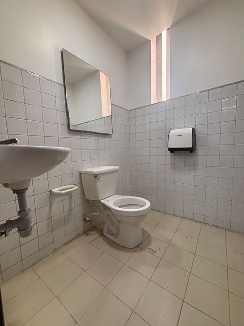 Oficina en arriendo en Zona Centro, Envigado, 131 m² · foto 16 de 19