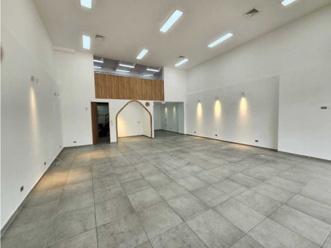 Local en venta en Colombia, Medellín, 130 m² · foto 2 de 5
