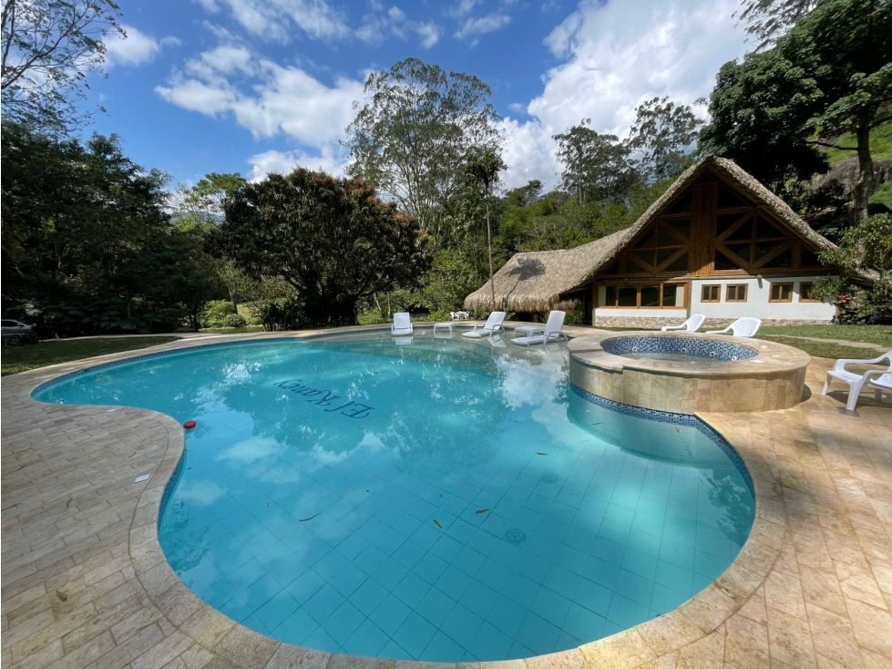 5BR Country House in Centro (420 m²) for Sale