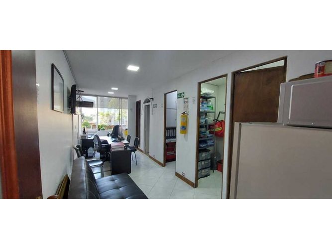 Oficina en venta en Nueva Villa De Aburra, Medellín, 146 m² · foto 2 de 9