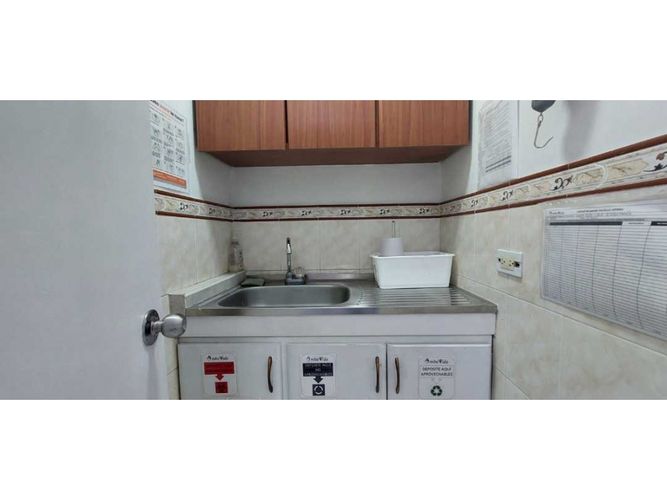 Oficina en venta en Nueva Villa De Aburra, Medellín, 146 m² · foto 5 de 9