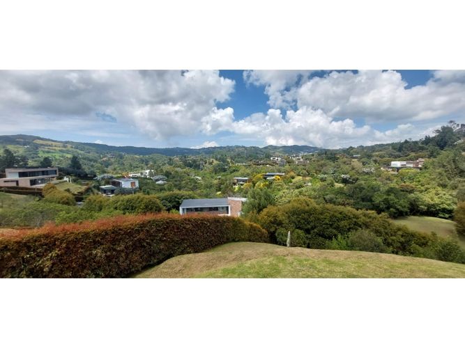 Lote en venta en Pantanillo, Envigado, 2007 m² · foto 2 de 7