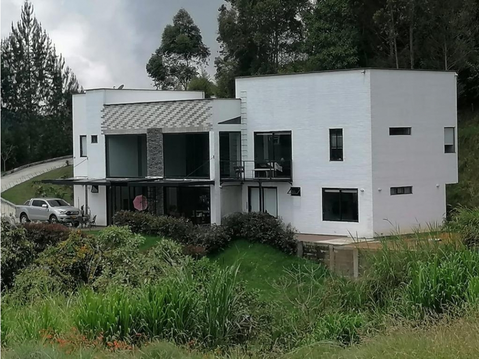 Casa en venta en Las Palmas, Envigado · foto 2 de 24