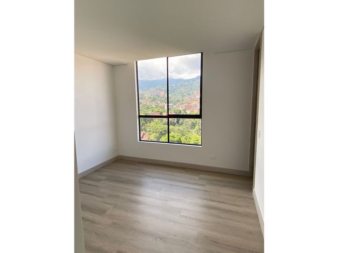 Apartamento de 2 alcobas en venta en Loma Del Escobero, Envigado, 85 m² · foto 4 de 11