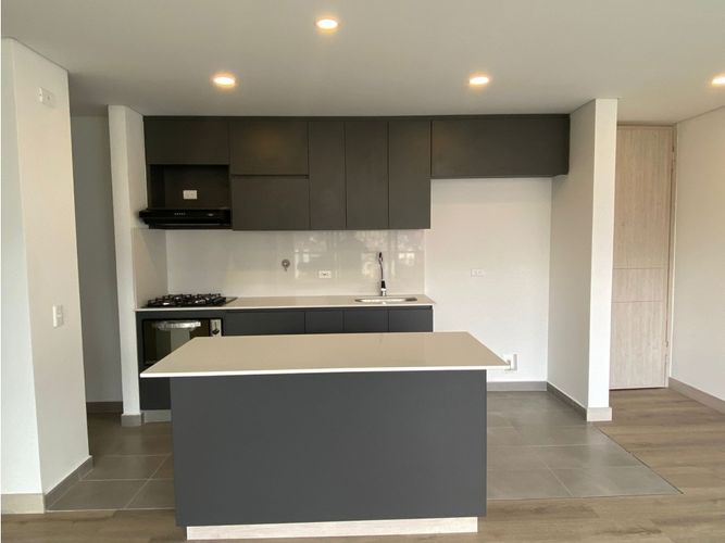 Apartamento de 2 alcobas en venta en Loma Del Escobero, Envigado, 85 m² · foto 7 de 11