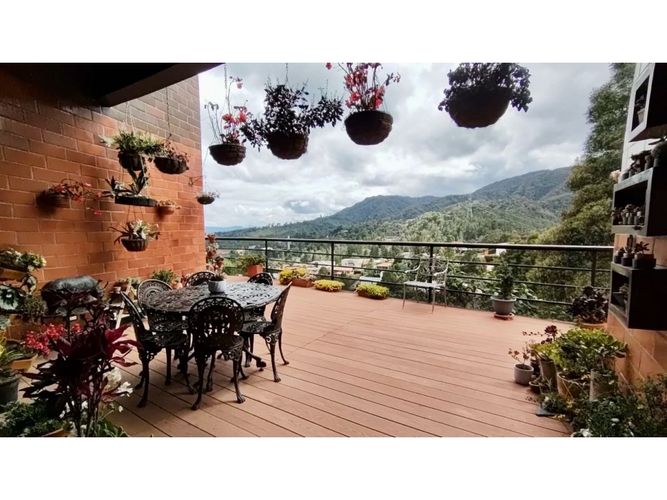 Casa de 7 alcobas en venta en Loma Del Escobero, El Retiro, 617 m² · foto 4 de 24