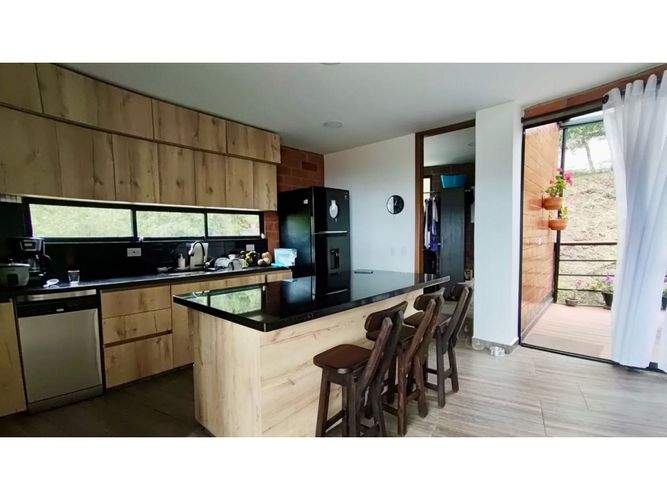 Casa de 7 alcobas en venta en Loma Del Escobero, El Retiro, 617 m² · foto 18 de 24