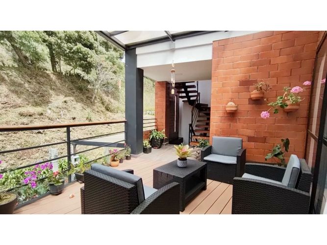 Casa de 7 alcobas en venta en Loma Del Escobero, El Retiro, 617 m² · foto 21 de 24