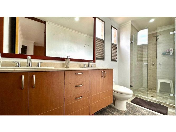 Apartamento de 3 alcobas en venta en Milla De Oro, Medellín, 135 m² · foto 20 de 20