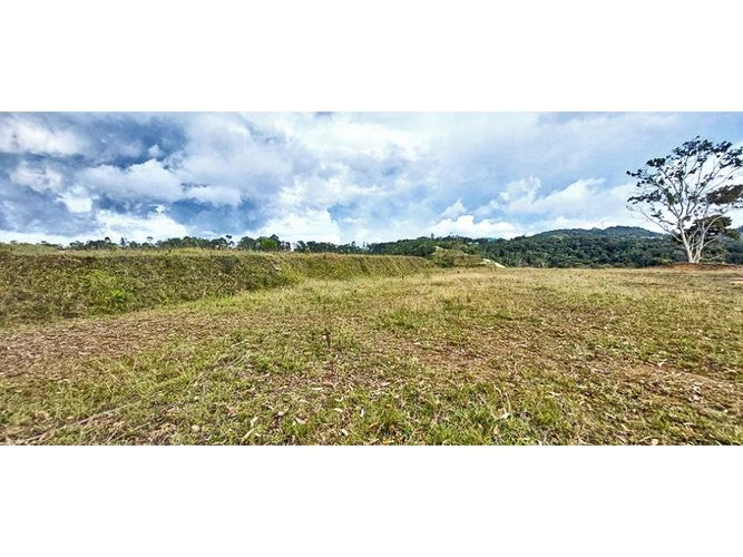 Lote en venta en Pantanillo, El Retiro, 2258 m² · foto 3 de 8