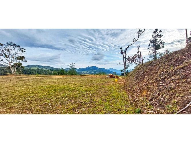Lote en venta en Pantanillo, El Retiro, 2258 m² · foto 6 de 8