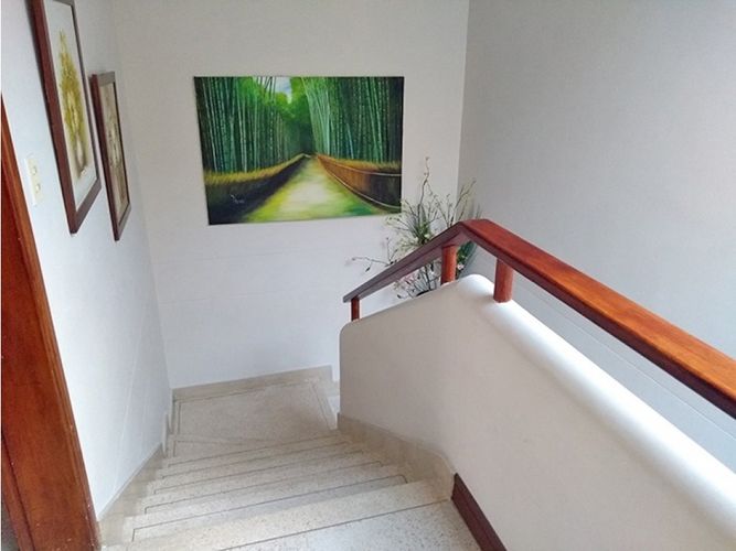 Casa de 4 alcobas en venta en La Visitación, Medellín, 352 m² · foto 13 de 24