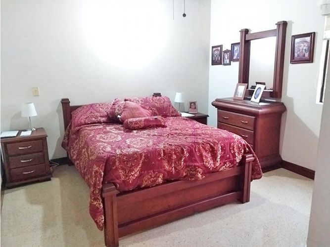 Casa de 4 alcobas en venta en La Visitación, Medellín, 352 m² · foto 16 de 24