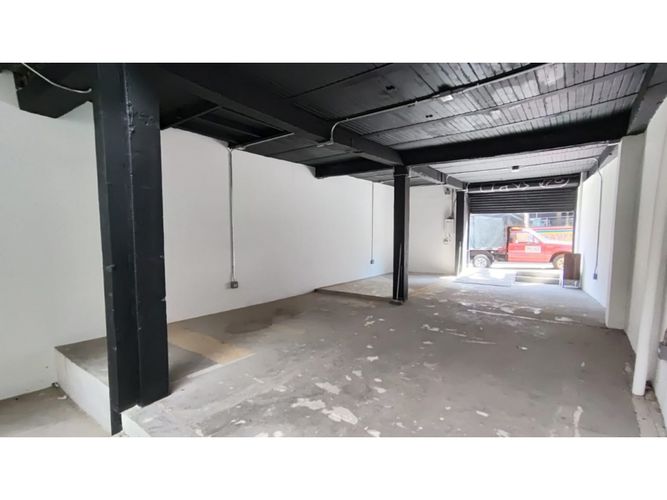 Local en venta en El Dorado, Envigado, 327 m² · foto 9 de 16