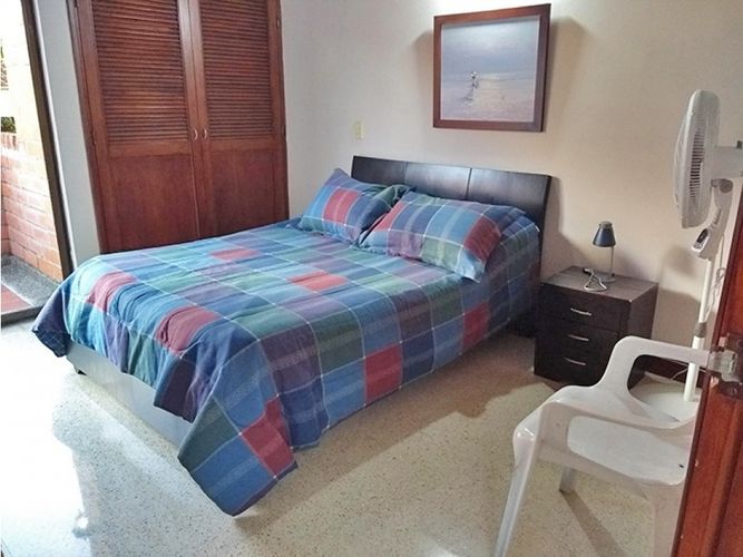 Casa de 4 alcobas en venta en La Visitación, Medellín, 352 m² · foto 22 de 24