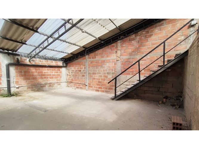 Local en venta en El Dorado, Envigado, 327 m² · foto 11 de 16