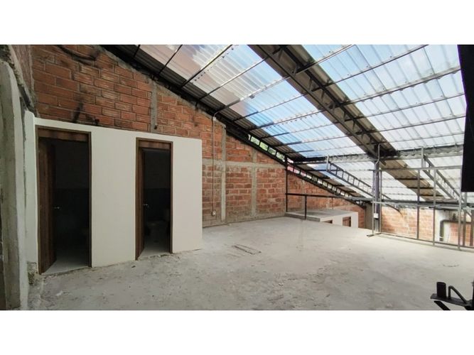 Local en venta en El Dorado, Envigado, 327 m² · foto 13 de 16