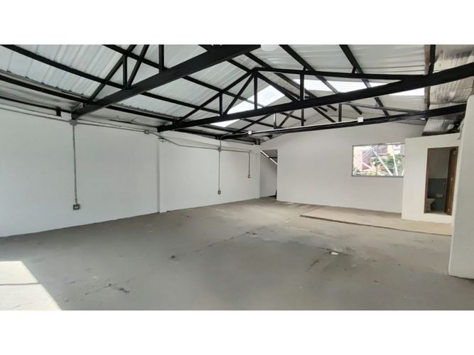 Local en arriendo en El Dorado, Envigado, 327 m² · foto 3 de 16