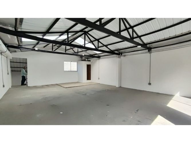 Local en arriendo en El Dorado, Envigado, 327 m² · foto 5 de 16
