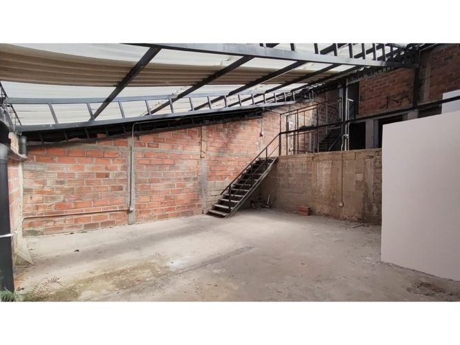 Local en arriendo en El Dorado, Envigado, 327 m² · foto 14 de 16
