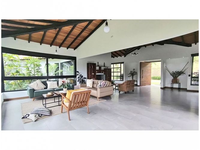 Casa de 3 alcobas en venta en El Carmen, El Retiro, 240 m² · foto 2 de 24
