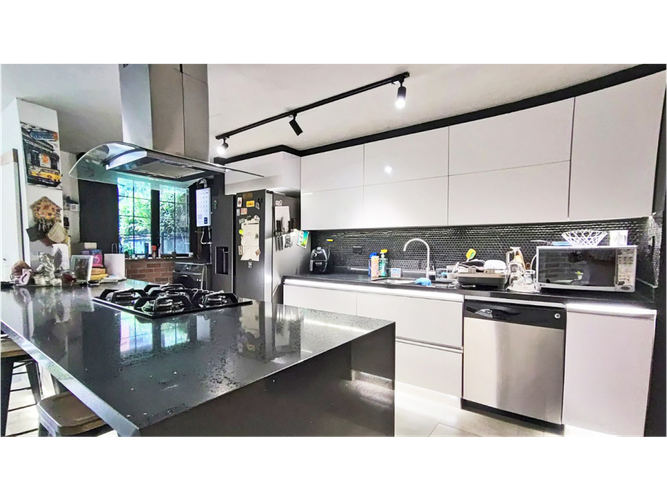 Casa de 3 alcobas en venta en Castropol, Medellín, 145 m² · foto 6 de 21