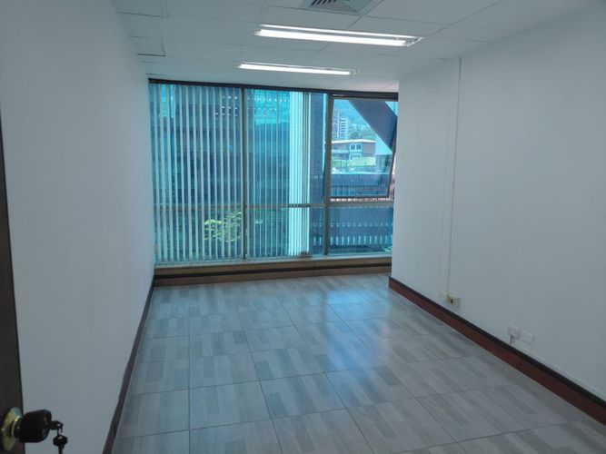 Oficina en arriendo en La Aguacatala, Medellín, 105 m² · foto 5 de 18