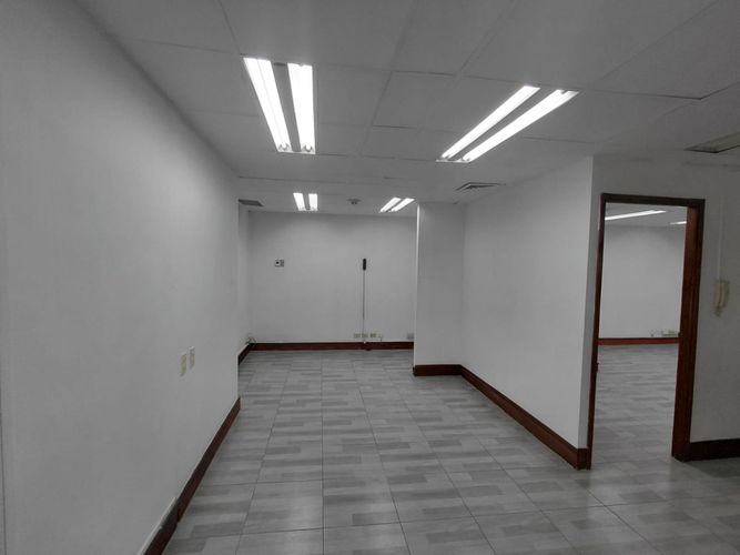 Oficina en arriendo en La Aguacatala, Medellín, 105 m² · foto 9 de 18