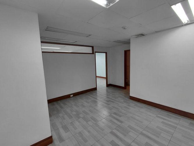 Oficina en arriendo en La Aguacatala, Medellín, 105 m² · foto 11 de 18