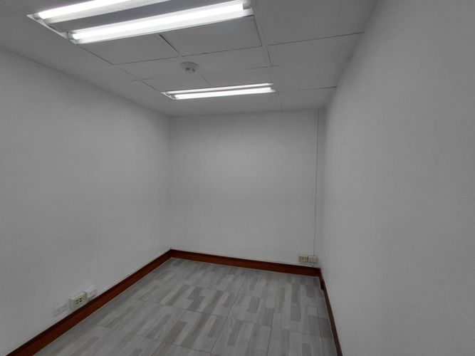 Oficina en arriendo en La Aguacatala, Medellín, 105 m² · foto 14 de 18