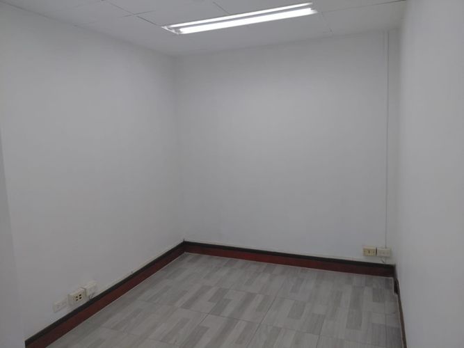 Oficina en arriendo en La Aguacatala, Medellín, 105 m² · foto 16 de 18