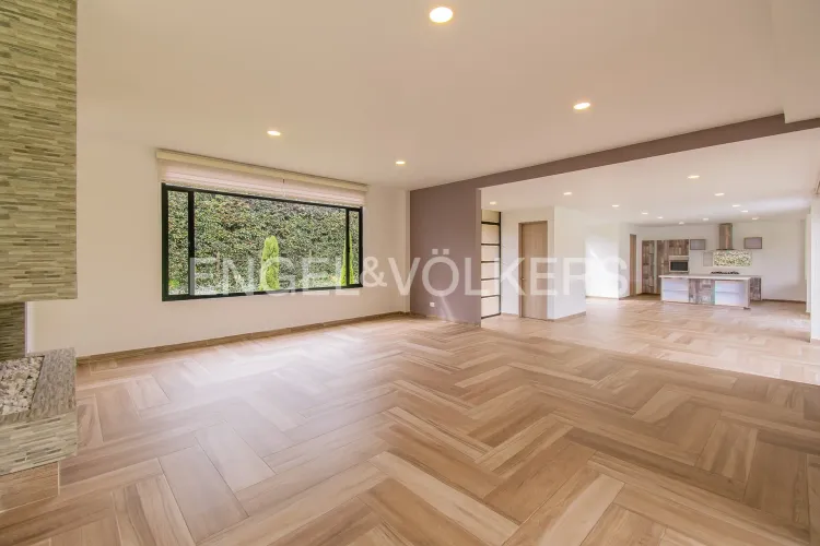Casa en venta en Guaymaral, Bogotá · foto 2 de 20