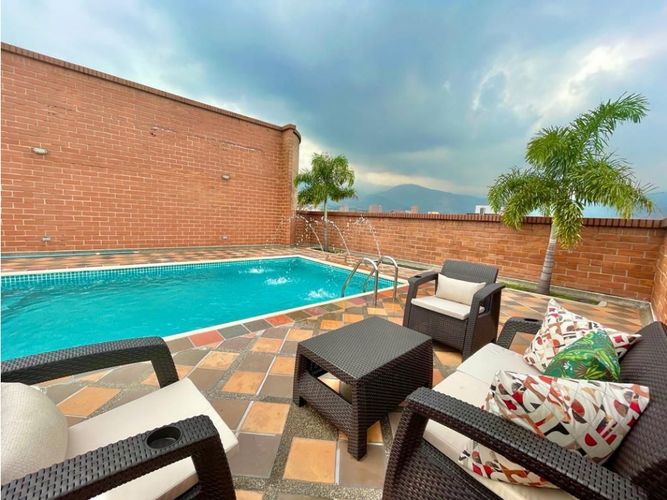 Apartamento de 4 alcobas en venta en Laureles, Medellín, 450 m² · foto 3 de 14