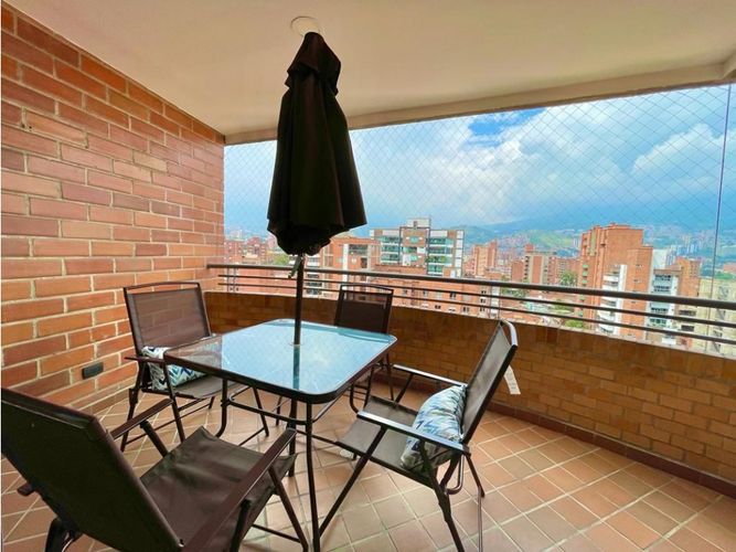 Apartamento de 4 alcobas en venta en Laureles, Medellín, 450 m² · foto 5 de 14