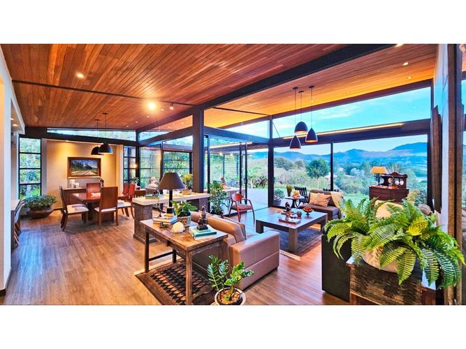 Casa de 3 alcobas en venta en Guamito, La Ceja, 372 m² · foto 9 de 24